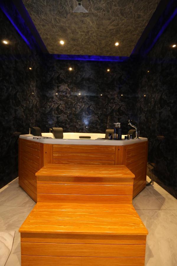 The Orchard Hotel Lahore Buitenkant foto